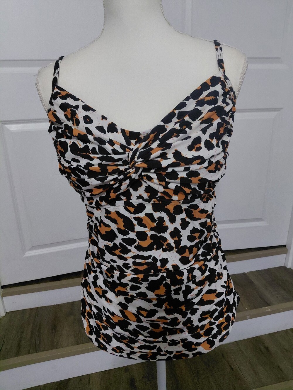 HILOR 2 Piece Leopard Print Twist Front Tankini Top Black White Brown Sz 14 NWT